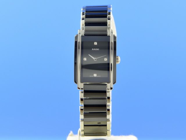 Rado Integral Diamonds