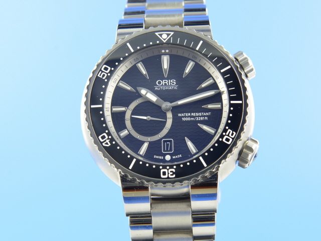 Oris Diver Titan Small Second Date