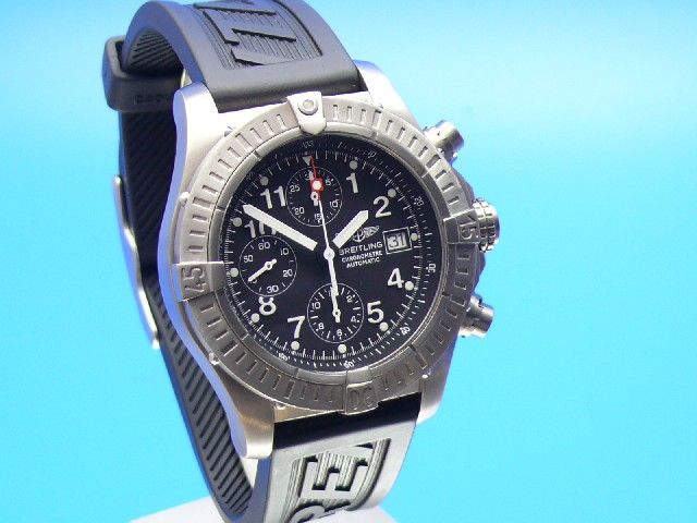 Breitling Avenger Chronograph Titan