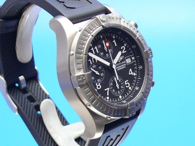 Breitling Avenger Chronograph Titan