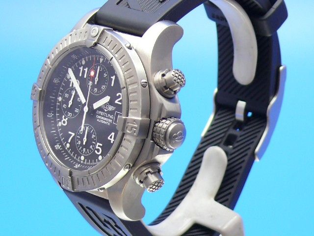 Breitling Avenger Chronograph Titan