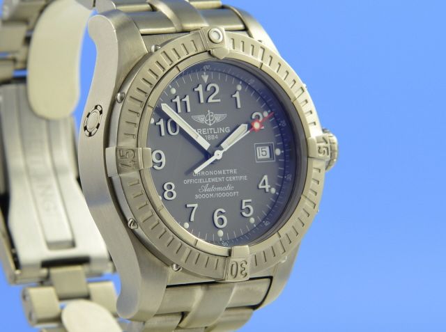 Breitling Avenger Titan