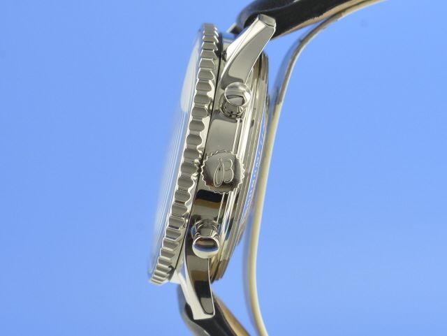 Breitling Navitimer 01 BOEING 777 LIMITED EDITION