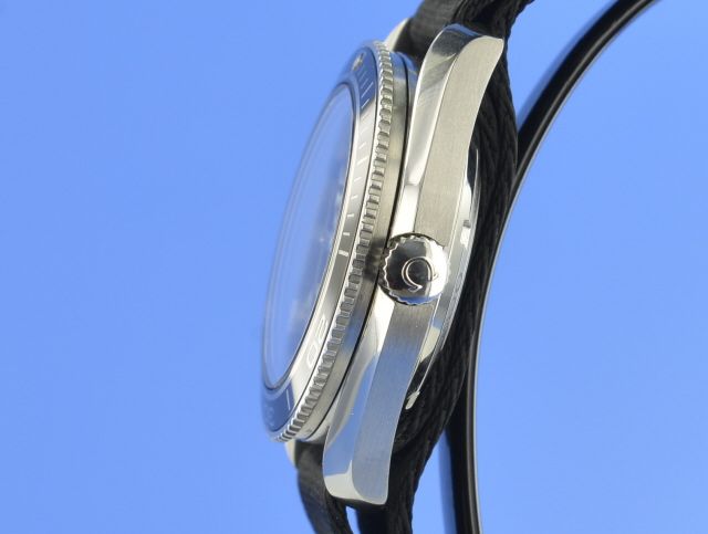 Omega Seamaster Planet Ocean Liquidmetal Limitierte Edition (1.948)