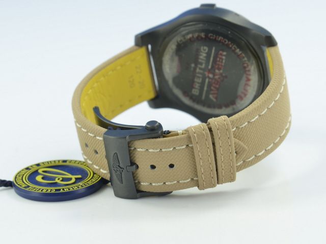 Breitling Avenger Automatic Gmt 45 Night Mission Faltschliee