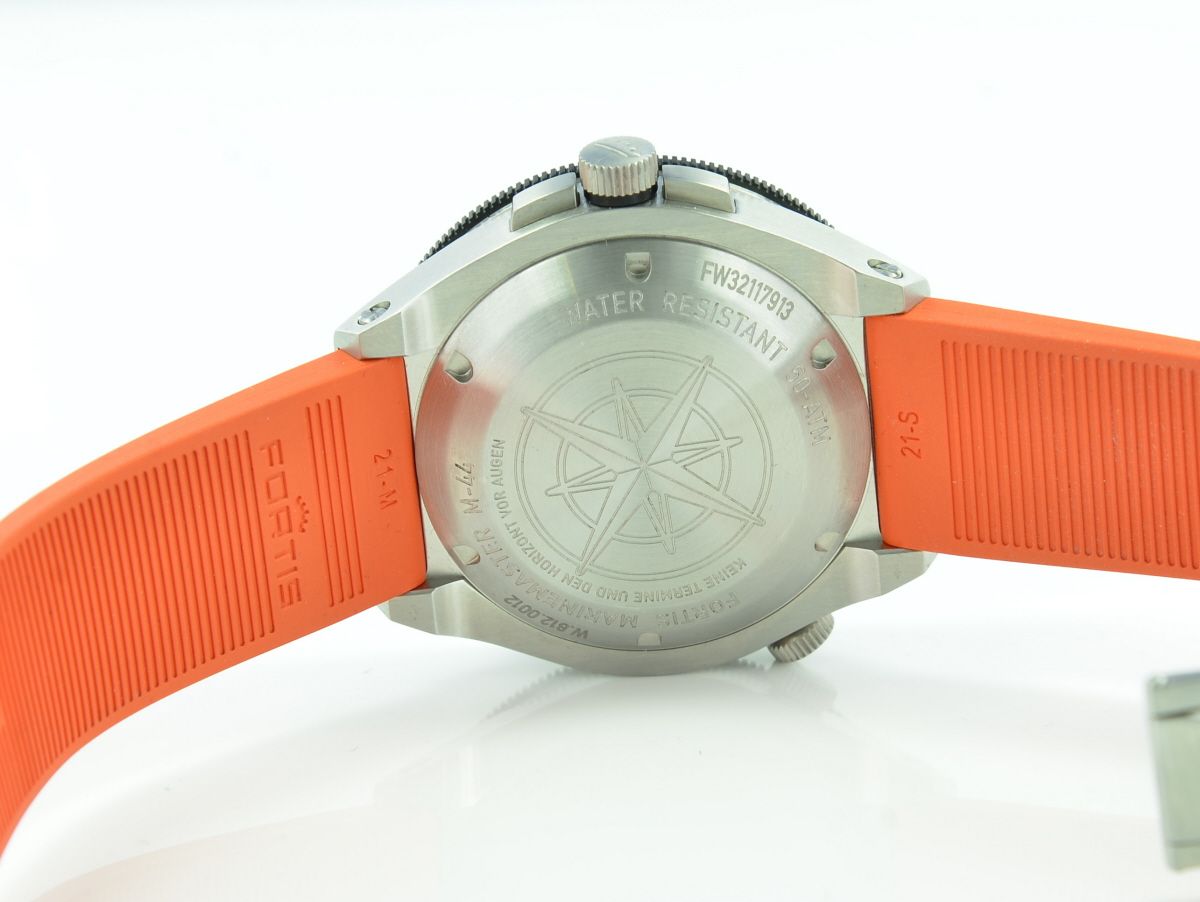 Fortis Marinemaster M-40 Black Dial