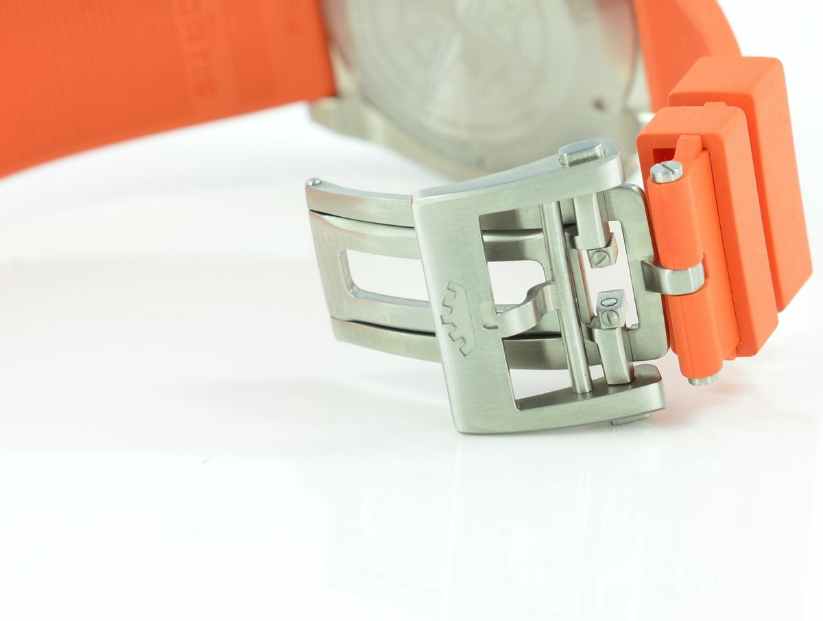 Fortis Marinemaster M-40 Black Dial