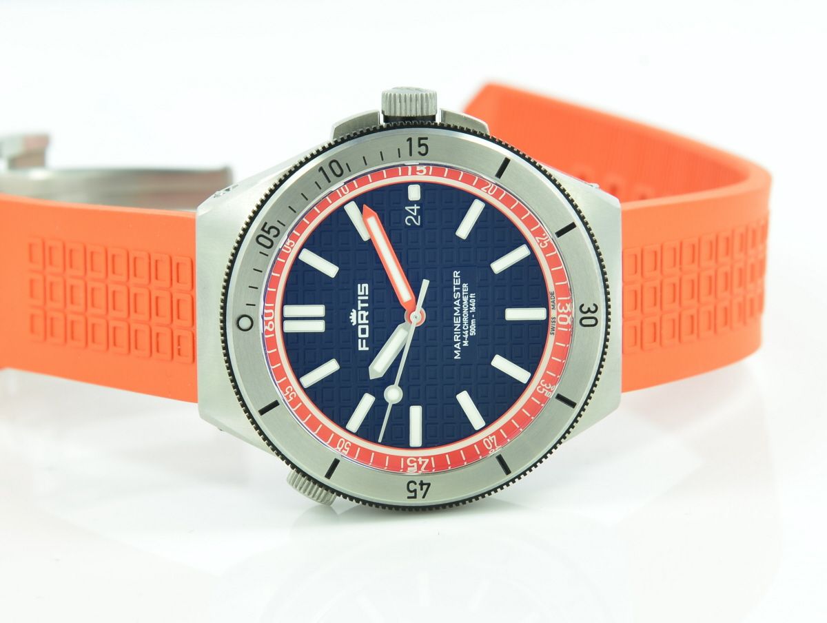 Fortis Marinemaster M-40 Black Dial