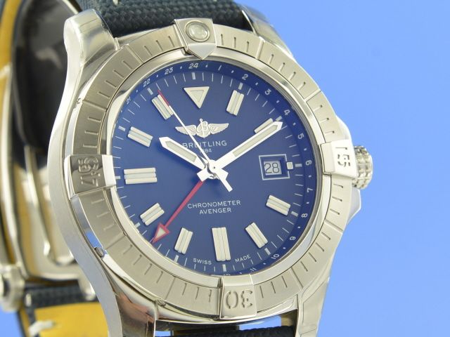 Breitling Avenger Automatic GMT 45