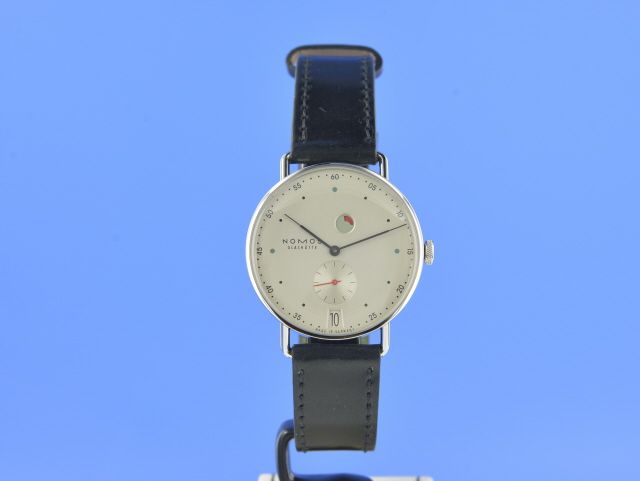 NOMOS Metro Gangreserve