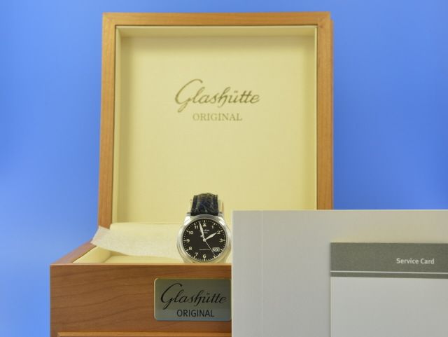 Glashtte Original Senator Navigator Panoramadatum