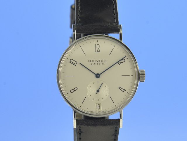 NOMOS Glash�tte Tangomat Datum