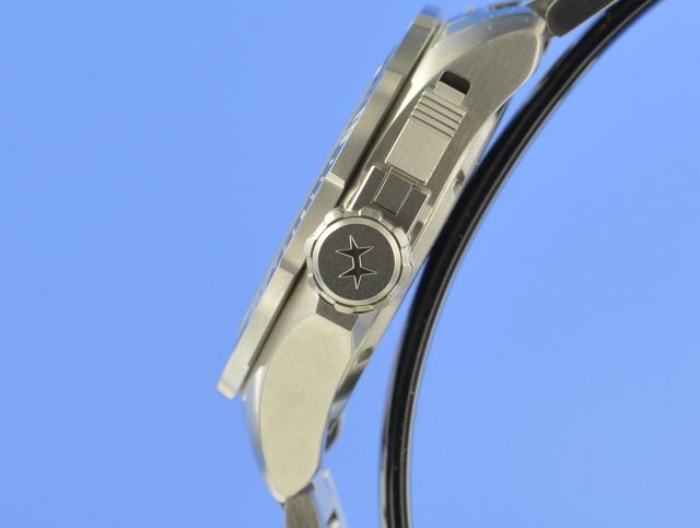 Hamilton Khaki Navy Frogman