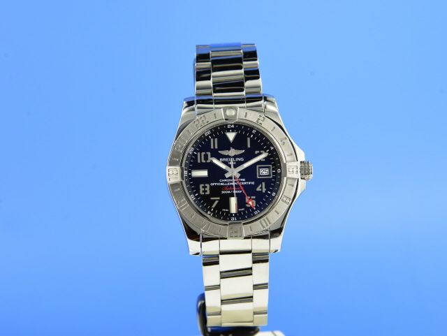 Breitling Avenger II GMT