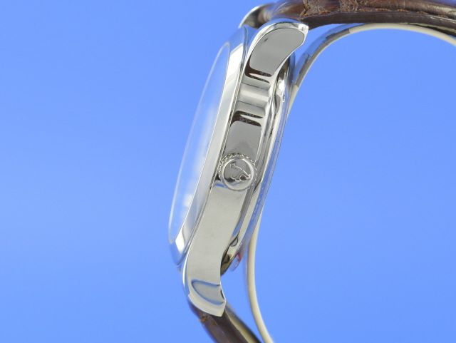 Jaeger-LeCoultre Master Hometime