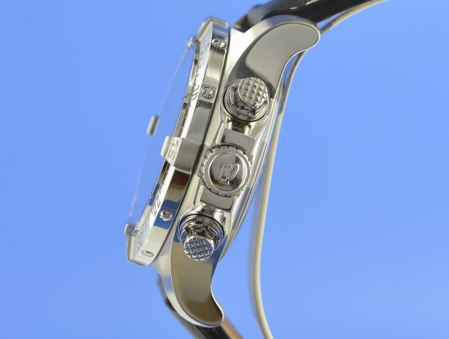 Breitling Avenger Skyland Chronograph Code Yellow Limited Edtion