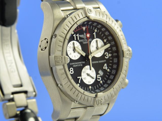 Breitling Chrono Avenger M1