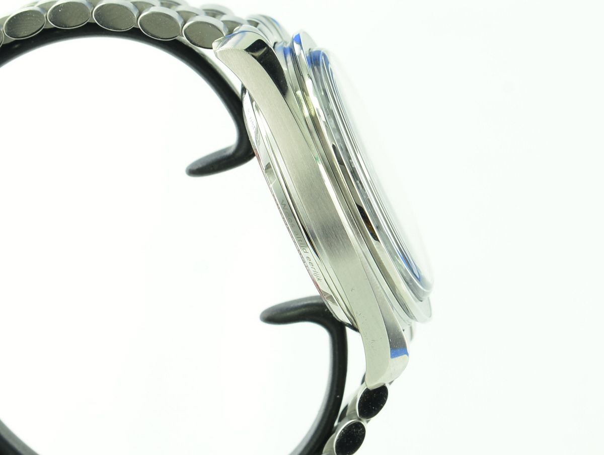 Omega Speedmaster Moonwatch Co-Axial Master Chrononometer