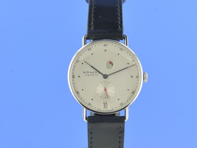 NOMOS Metro Gangreserve