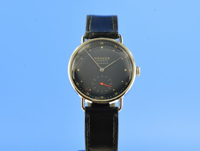 Nomos Metro Neomatik 35