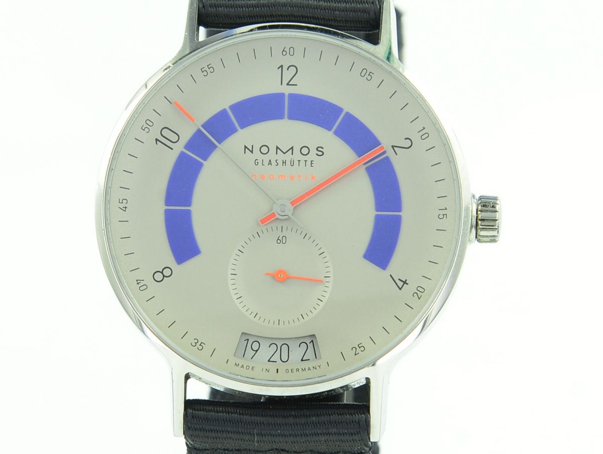 Nomos Autobahn neomatik 41 Datum