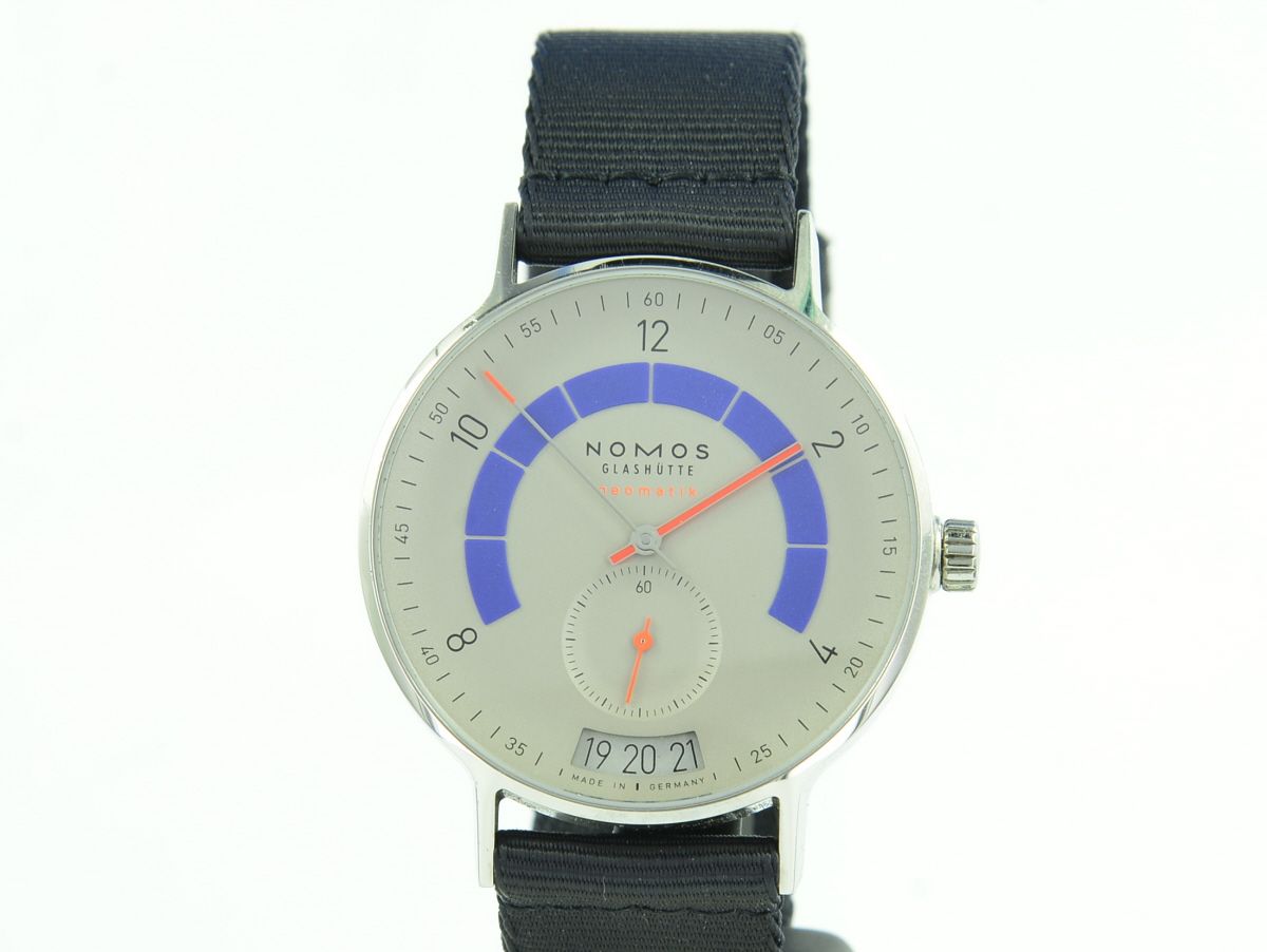 Nomos Autobahn neomatik 41 Datum