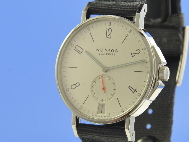 NOMOS Glashtte Ahoi Datum