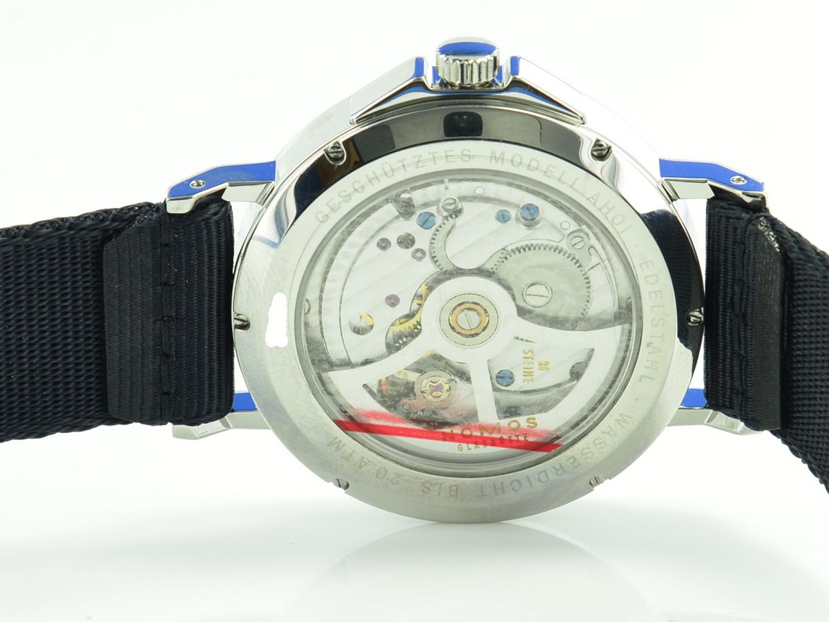 NOMOS Glashtte Ahoi Datum Glasboden