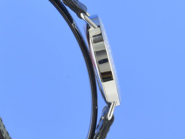 NOMOS Metro Gangreserve