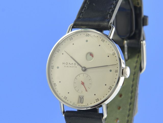 NOMOS Metro Gangreserve