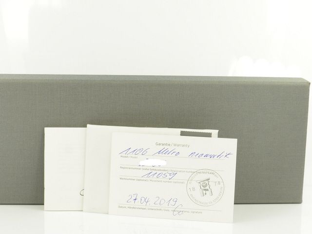 NOMOS Metro Neomatik