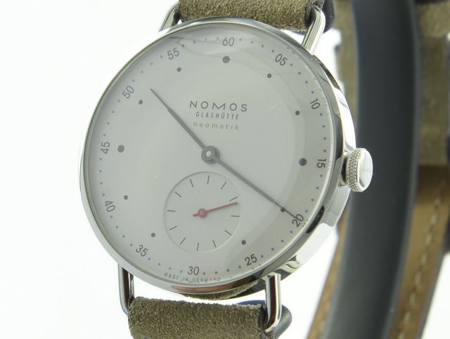 NOMOS Metro Neomatik