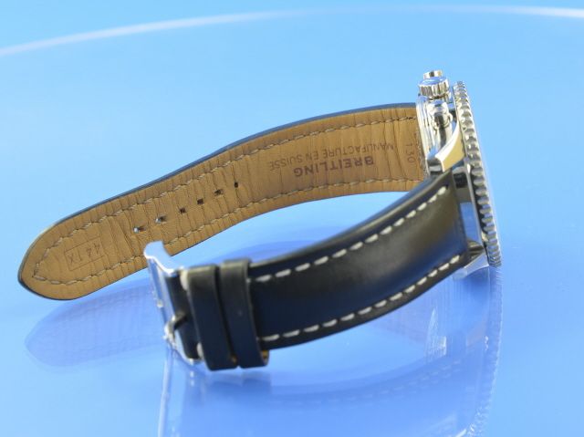 Breitling Navitimer World