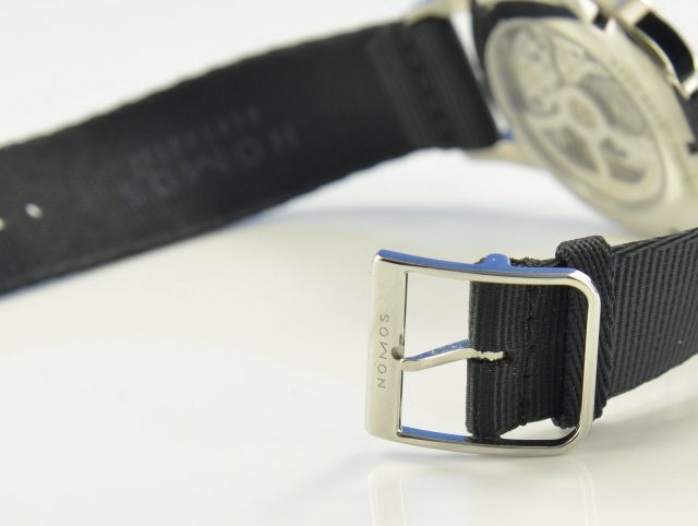 Nomos Club Datum Signal Blau