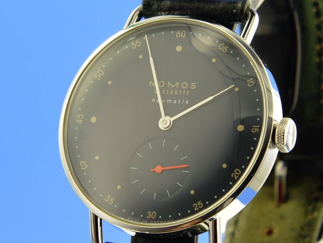 Nomos Metro Neomatik 35