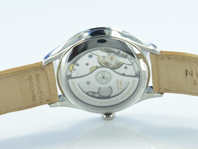 Nomos Minimatik champagner