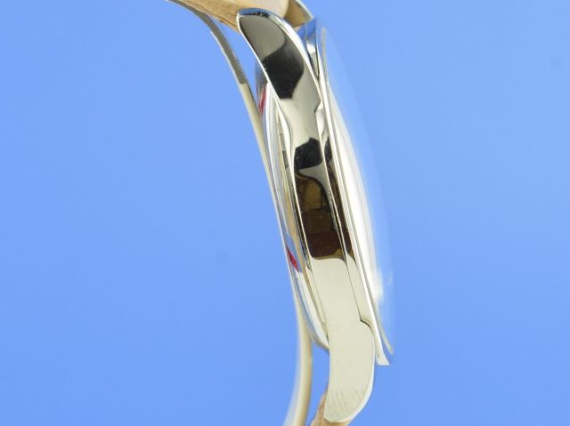 Nomos Minimatik champagner