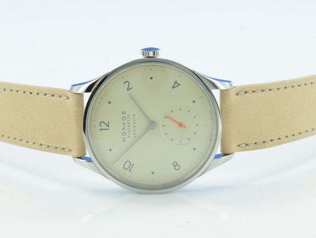 Nomos Minimatik champagner