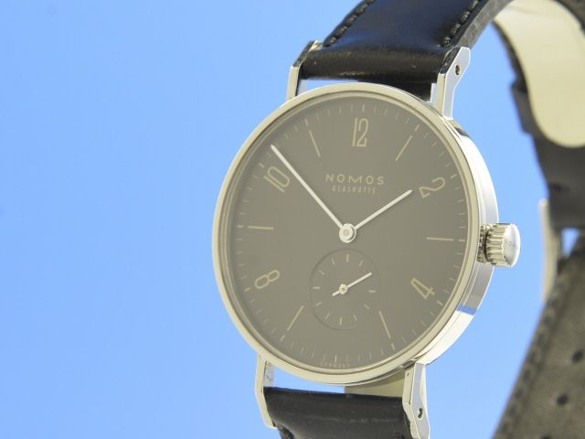 Nomos Tangente