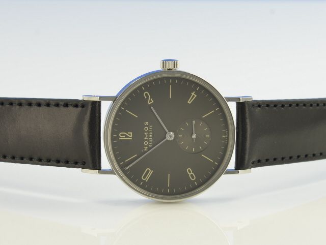 Nomos Tangente