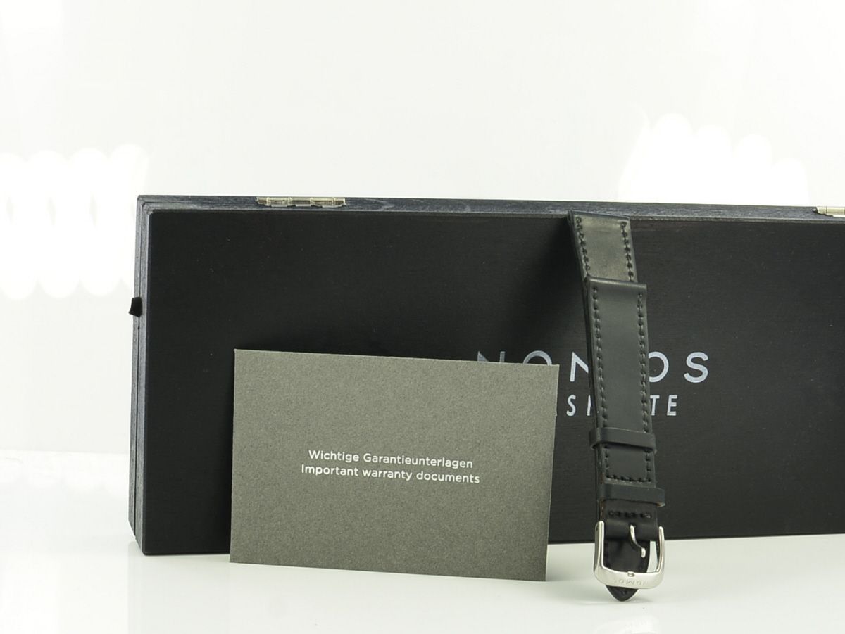 Nomos Tangente 35 aus 2023 B/P