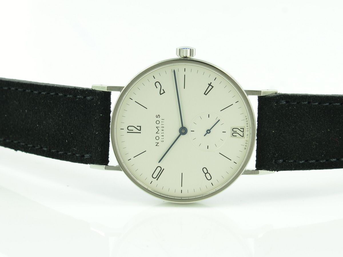 Nomos Tangente 38 Datum Handaufzug
