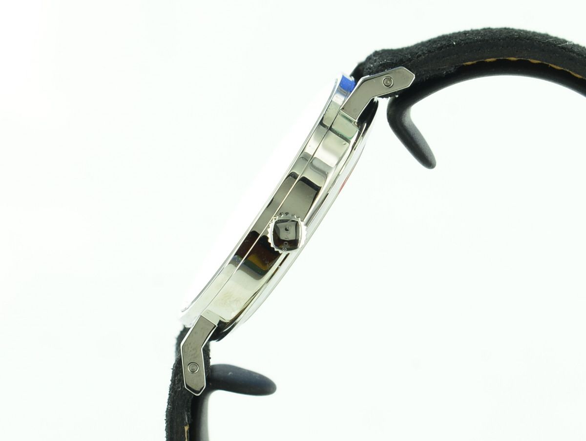Nomos Tangente 38 Datum Handaufzug