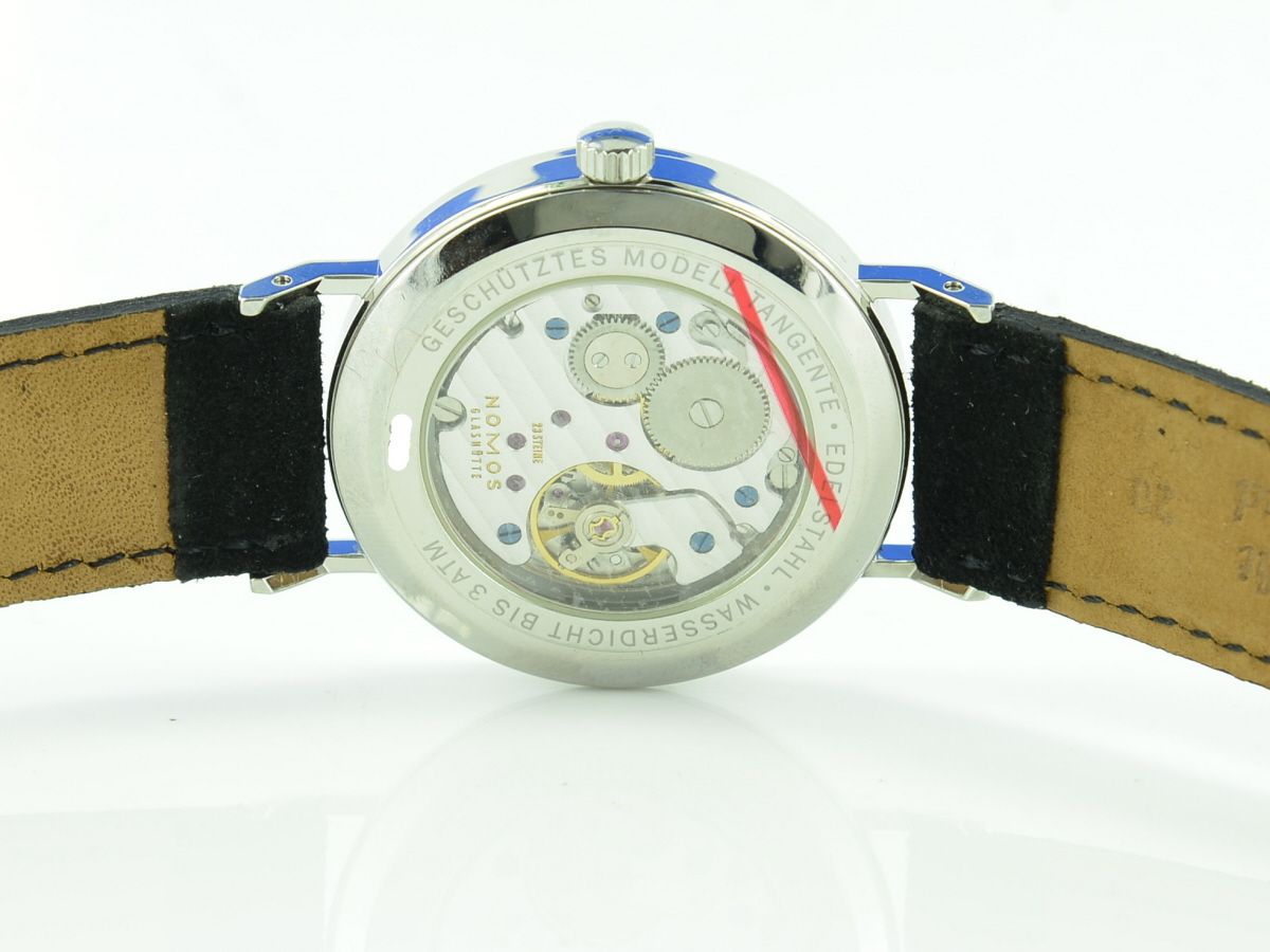 Nomos Tangente 38 Datum Handaufzug