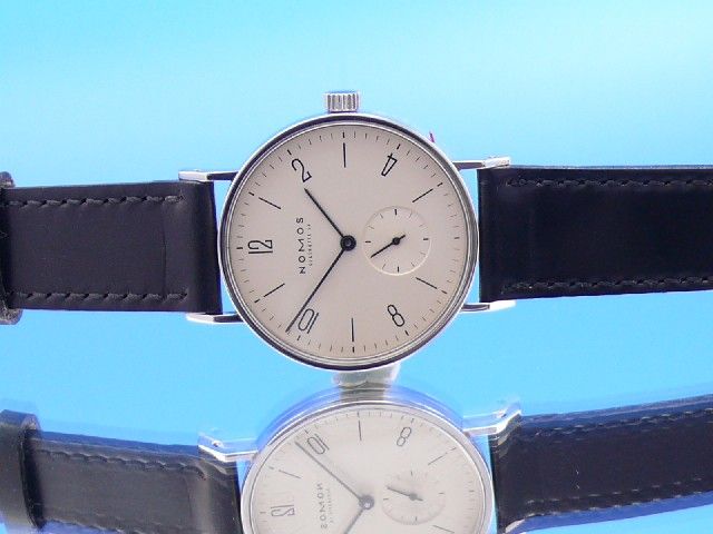 Nomos Tangente