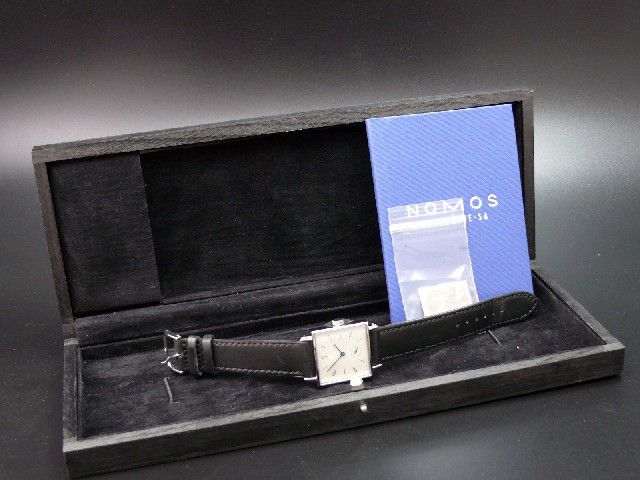 Nomos Tetra 27 Siemens Damen/Herren Uhr