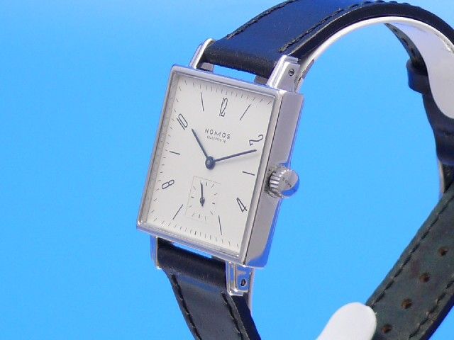 Nomos Tetra