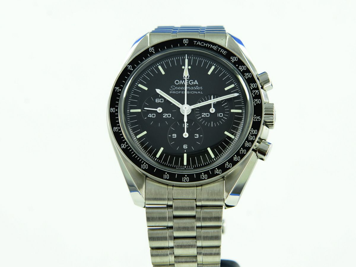 Omega Speedmaster Moonwatch Master Chronometer