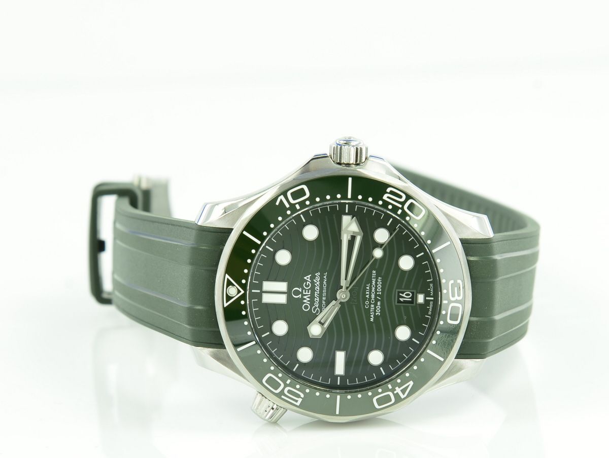 OMEGA Seamaster Diver 300M Co-Axial Master Chronometer 210.32.42.20.10.001