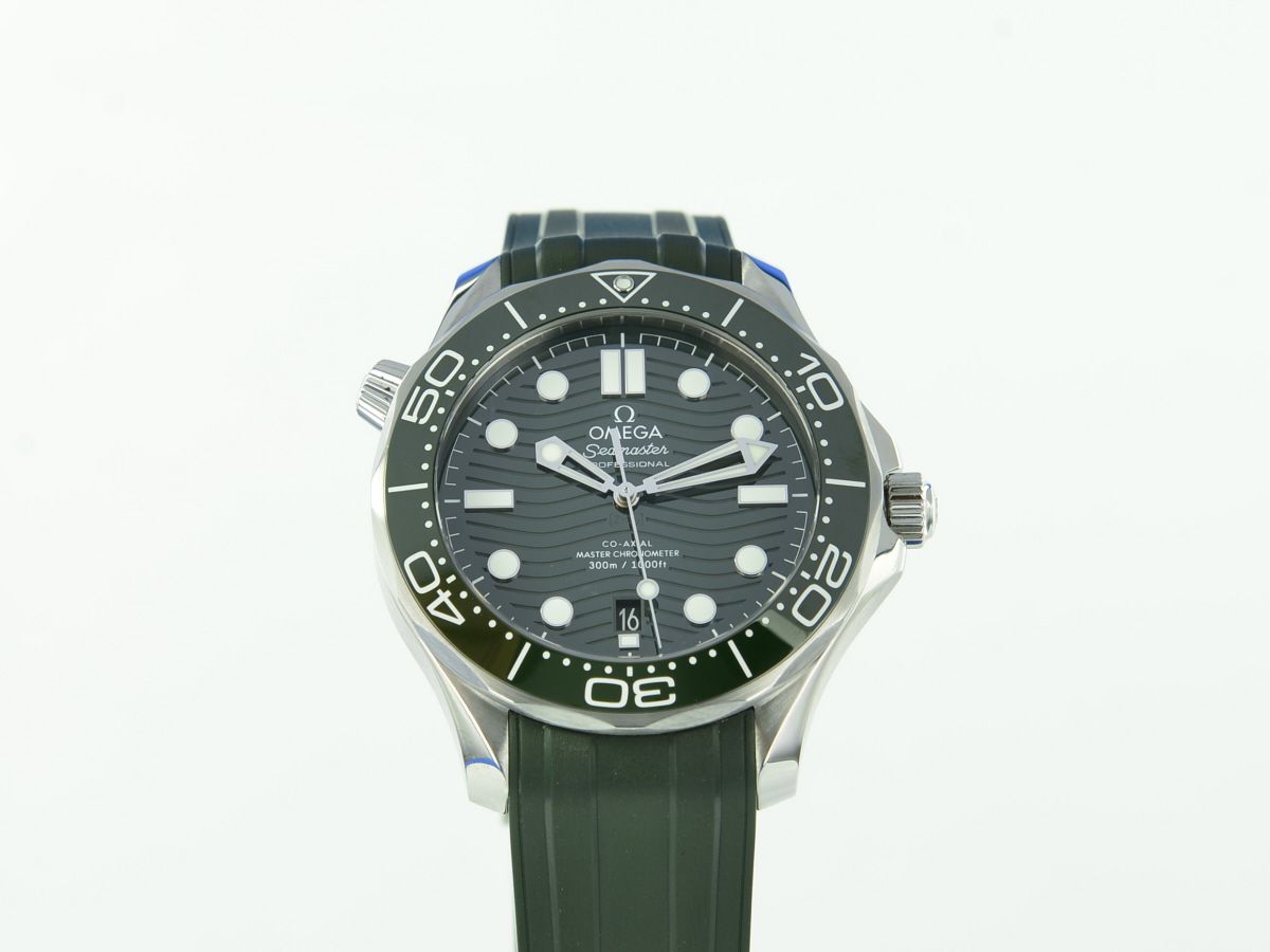 OMEGA Seamaster Diver 300M Co-Axial Master Chronometer 210.32.42.20.10.001